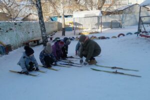 знакомство с лыжами